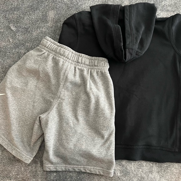 Boys Nike Black Hoodie (M) & Nike Gray Sweat Shorts (S) - Picture 3 of 3